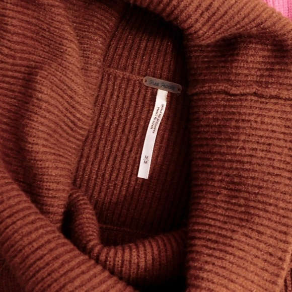 FREE PEOPLE Softly Structured Colorblock Sweater Turtleneck Candy Pop Medium - Picture 14 of 16